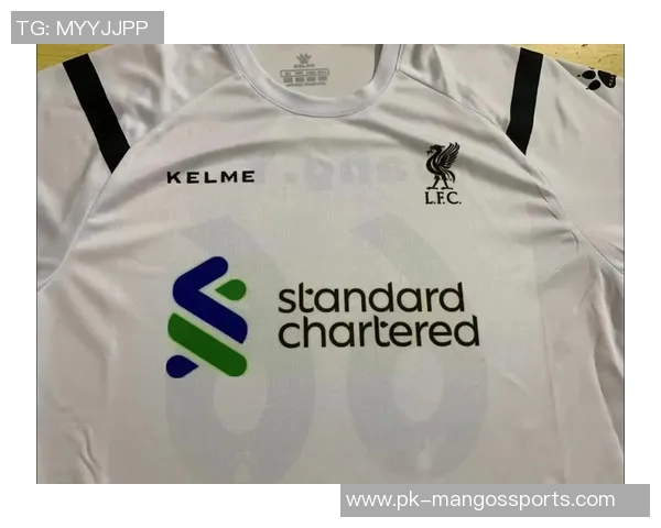 探索足球球星个性化球衣背后的设计理念与时尚潮流影响